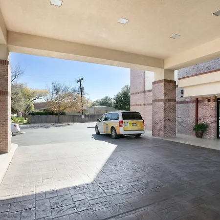 Spark By Hilton San Antonio Airport-2